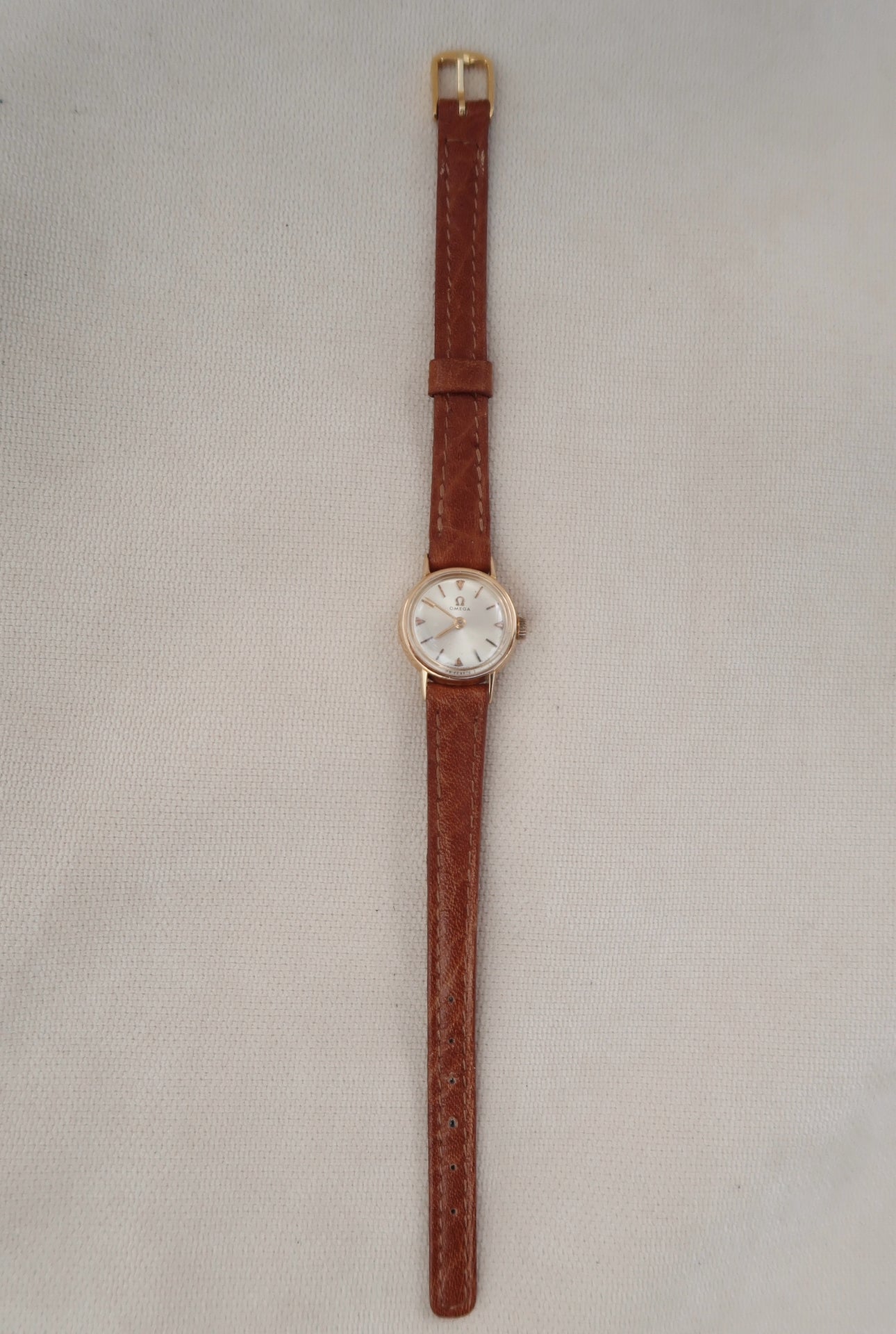 Vintage 1960s 18k solid Gold Omega Watch