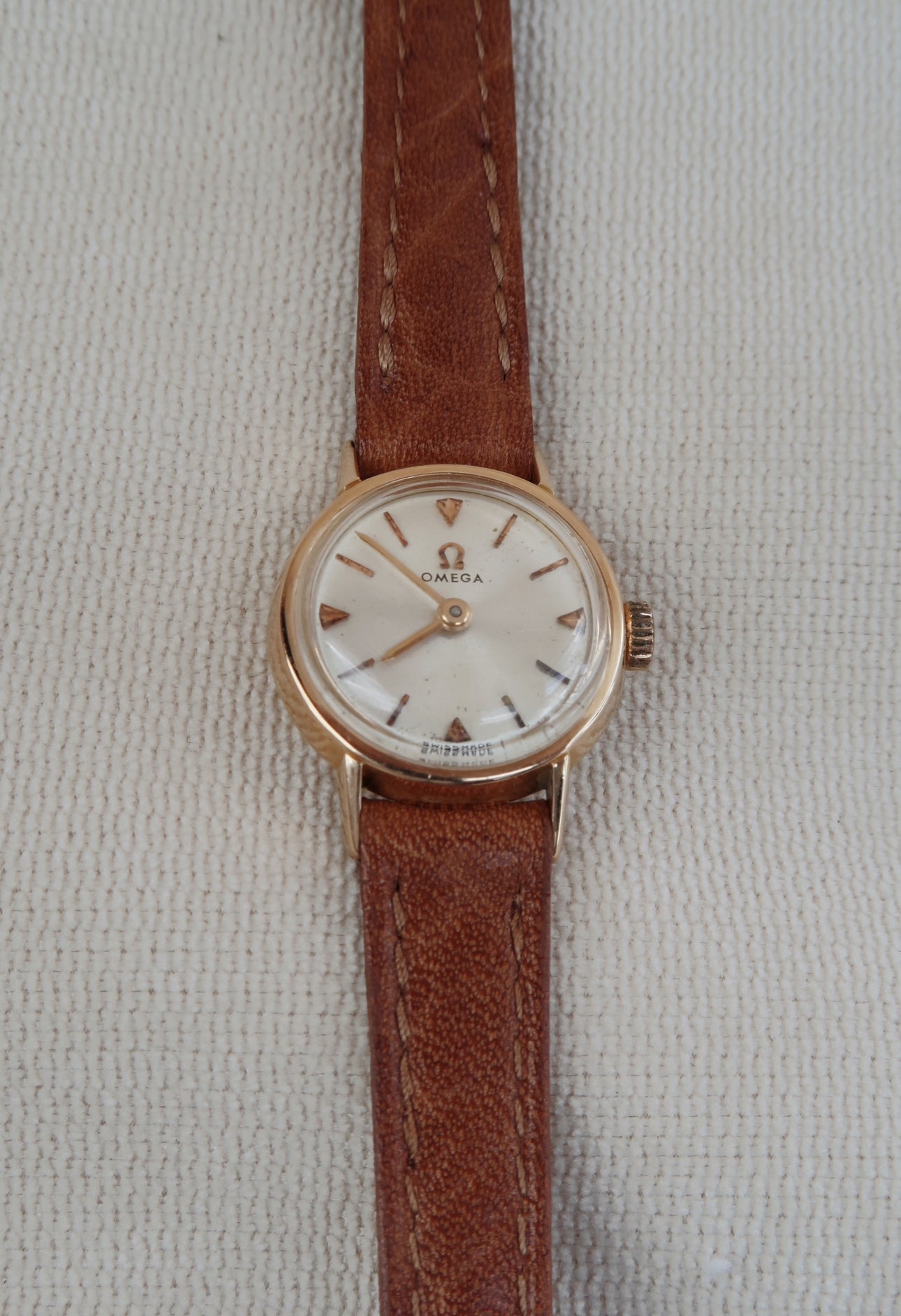 Vintage 1960s 18k solid Gold Omega Watch